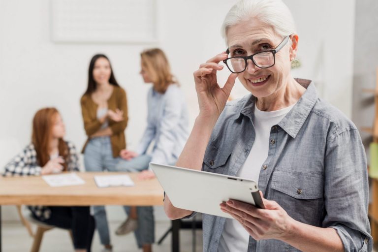 Senior woman illustrates blog "What Is Medicare Advantage and How Does It Work?'